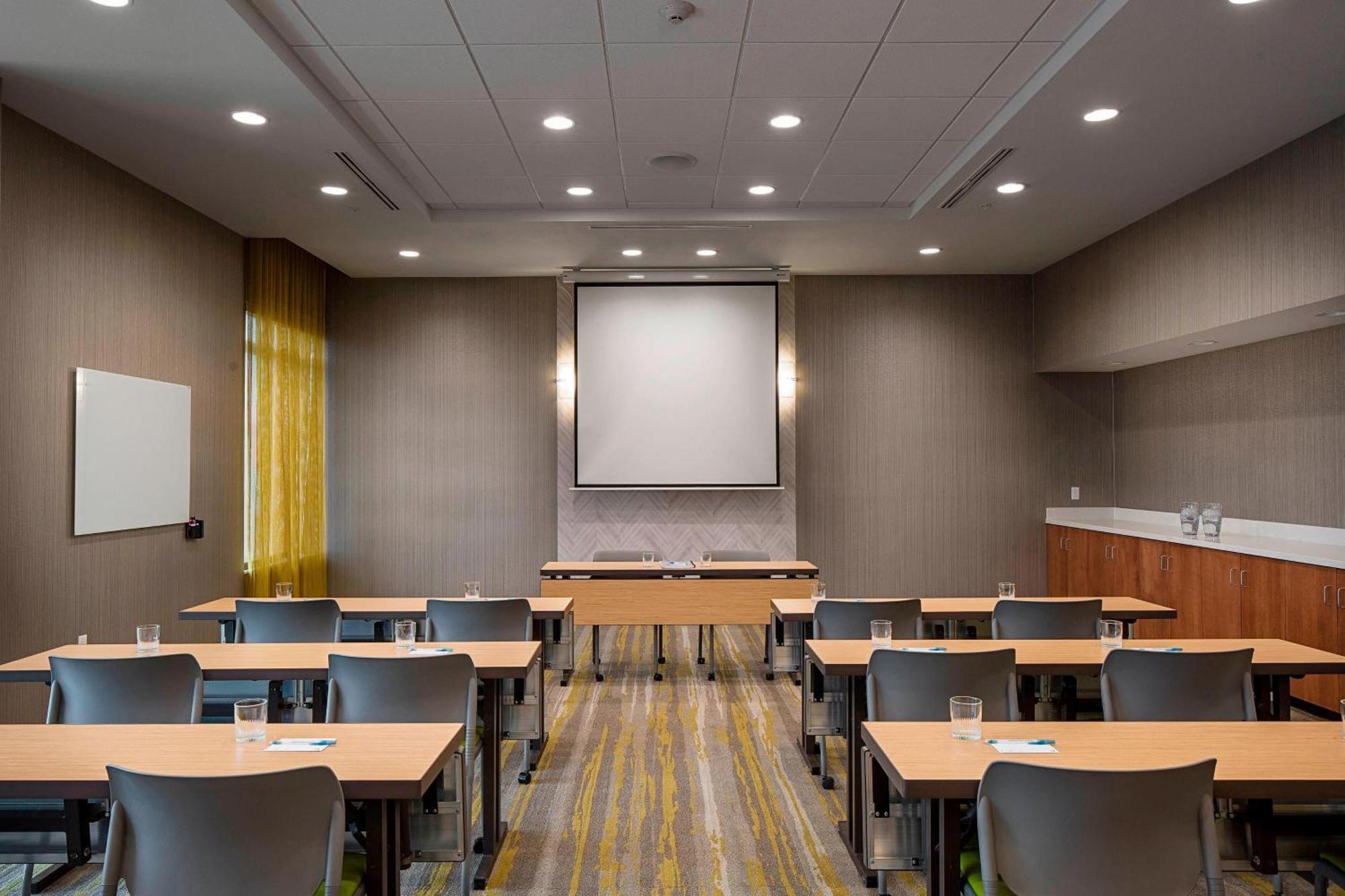 Springhill Suites By Marriott Калиспел Екстериор снимка
